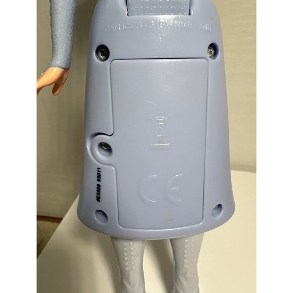 Disney Frozen Elsa Doll Hasbro 2018 Light Up Dress Interactive Toy - Picture 7 of 7